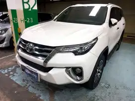 DP Rendah  19JT Toyota Fortuner 2.4 VRZ Solar-AT 2017 Putih