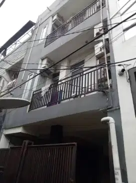 Rumah kos 4 lantai dekat UNTAR Tanjung Duren Jakarta Barat