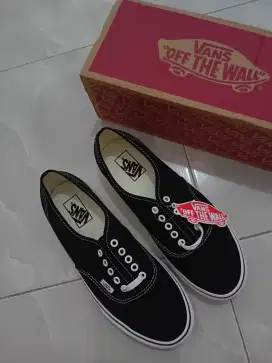 Vans Authentic Black White