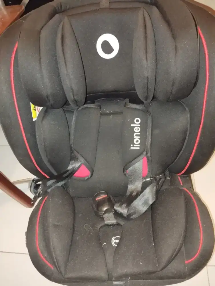 Car seat lionelo