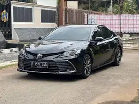 TOYOTA NEW CAMRY V 2.5 AT 2022 HITAM ISTIMEWA