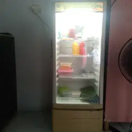 Dijual Showcase dan etalase rokok
