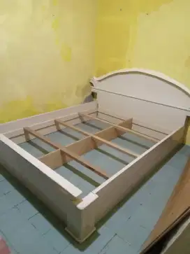 Tempat tidur / ranjang Dipan
