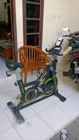 SPINNING BIKE TL 960 SEPEDA STATIS BALAP ALAT FITNESS