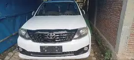 TOYOTA FORTUNER 2012