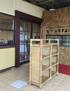 Meja hias bambu