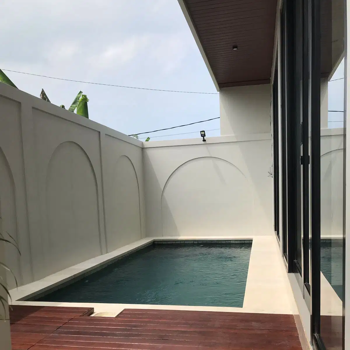 Brand New Villa Kawasan dekat pantai kedungu