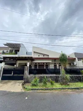 Cinere Bukit Cinere Indah Luas 220 Rumah Terawat Berhalaman Luas