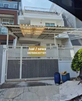 Jual/Sewa Rumah Grisenda PIK. Uk 6x18. Renov 2.5lt. Rapi Siap Huni