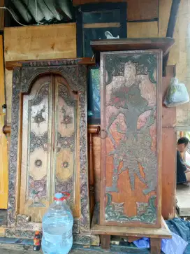 Jual lemari jati kuno gambar wayang + sama jendela antik,