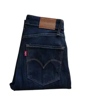 Levis 712 HighRise Skinny woman