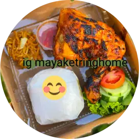 Kami menyediakan berbagai macam nasi kotak untuk berbagai acara