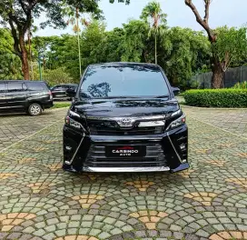 Toyota Voxy AT 2018