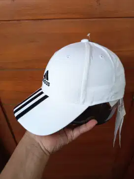 Topi Adidas unisex white Strips