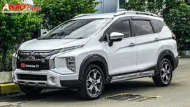 Mitsubishi Xpander Cross 1.5 AT Pemk 2020 White On Black NIK 2019