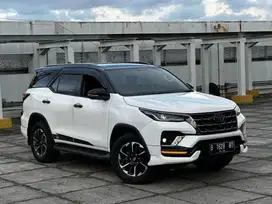Km50rb Dp50 Toyota Fortuner VRZ GR Sport 2.4 AT 2021 Putih 2022