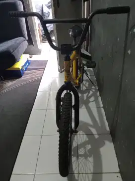 Sepeda BMX anak UK 20