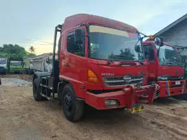 HEAD TRAILER HINO SG 260 CT TAHUN 2014