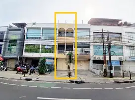 Disewakan ruko 3,5 Lantai, Luas 420m2 di Cipete Selatan, Fatmawati