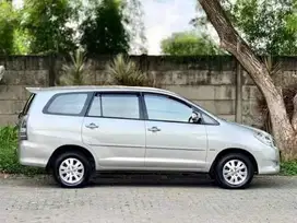 Innova V 2.0 Bensin automatic