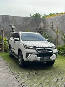 FORTUNER VRZ 2019 MATIC DIESEL ASLI BALI LOW KM