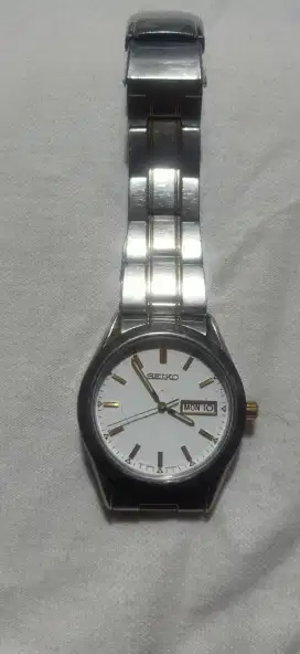 Jam tangan seiko quartz stainless
