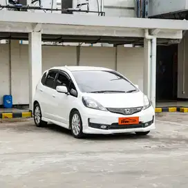 Honda Jazz RS 2014 putih automatic