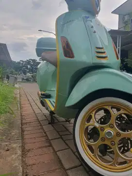 Vespa Primavera Green relax full accesories