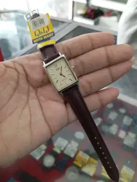 Jam tangan original wanita QnQ japan