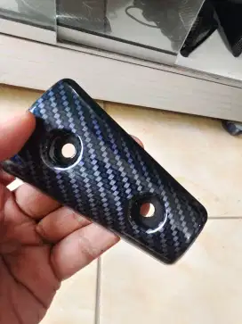 Tameng knalpot yamaha nouvo z bagian kecilnya carbon hitam
