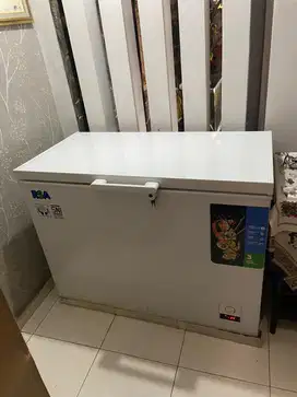 FREEZER RSA KONDISI MULUS LIKE NEW