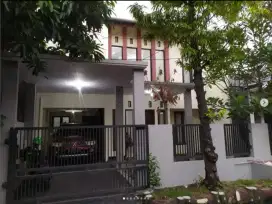RUMAH MEWAH DI TAMAN GIGI GALAXY