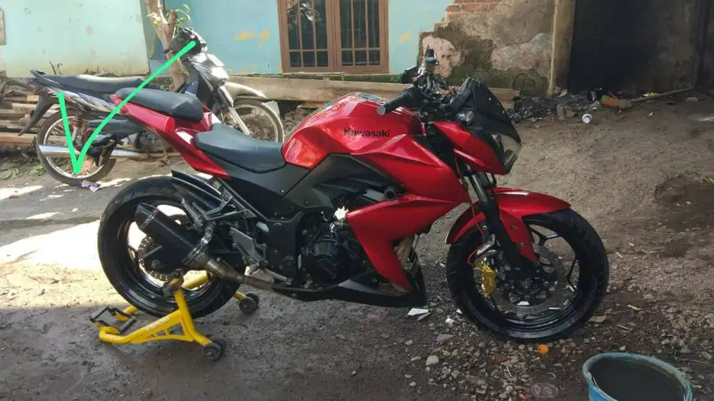 Kawasaki Z250 Merah - Ninja - Z Series