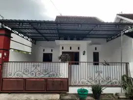 Disewakan Rumah di belakang UNS.