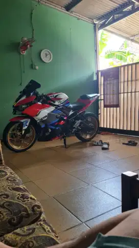 Yamaha R25 2015