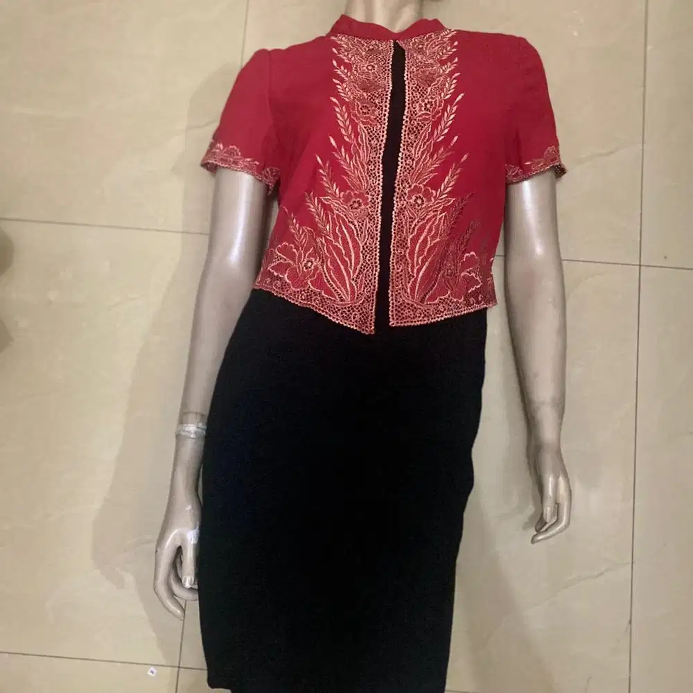 Dres LYNE HALIM, baru satu kali pakai, kondisi 99% seperti baru