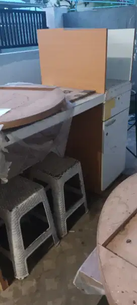 Meja Kasir untuk Usaha