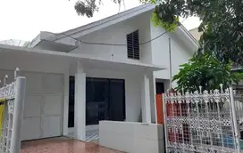 DIJUAL RUMAH NGAGEL JAYA UTARA! LOKASI SUPER STRATEGIS!