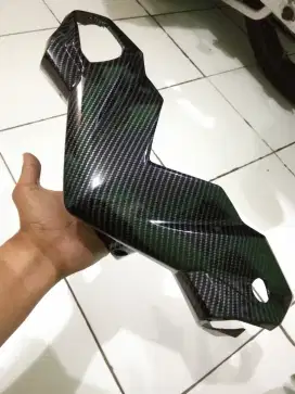 Cover batok depan honda beat karbu sudah di carbon hitam