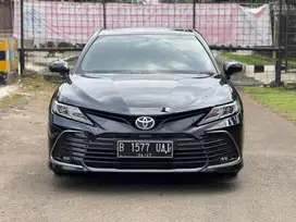 Toyota New Camry 2.5 V AT 2022 Hitam Metalik Low KM