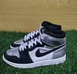 Nike AJ 1 Hi OG 'Metalic Silver '