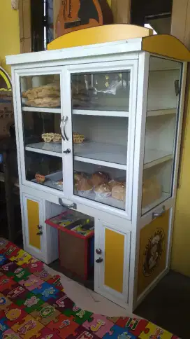Rombong sepeda untuk jualan roti