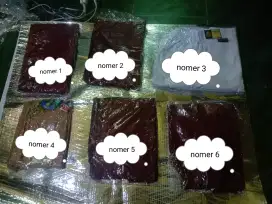 Di jual baju dan celana seragam