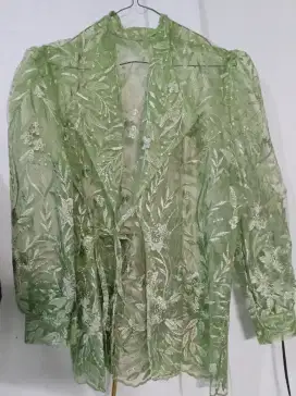 Atasan kebaya brukat
