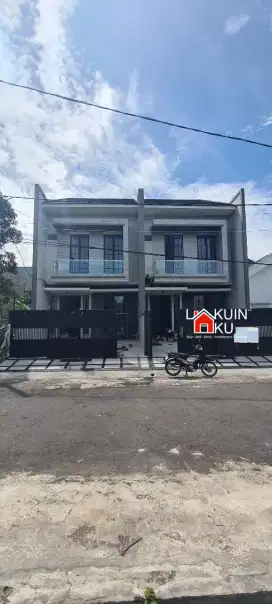 Dijual Rumah Baru Modern Minimalis Mewah Dharmahusada Indah,Jawa Timur