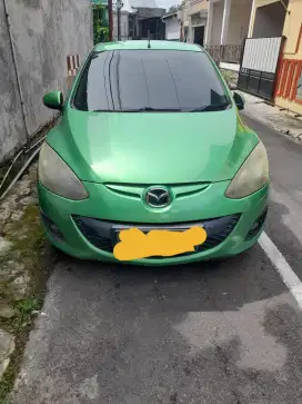 Mazda 2 2011 AT