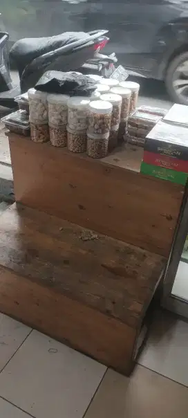 di jual aja meja susun untuk sususn barang