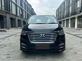 TDP 5 JUTA! HYUNDAI H1 CRDI ROYALE AT 2020