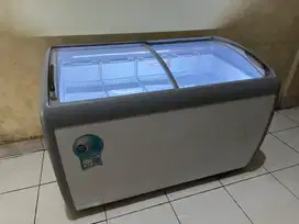 Kulkas Sliding Curve Glass Freezer GEA SD 360 BY (Garansi Resmi)