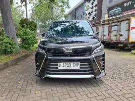 Toyota Voxy 2019 A/T